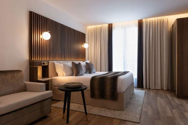 
                        فندق ذو 4 نجوم الشانزلزيه باريس · فندق لورد بايرون (Lord Byron)