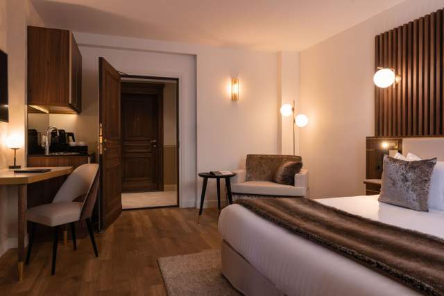 Hotel de 4 estrellas Campos Elíseos París · Hotel Lord Byron