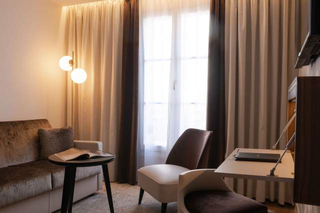 Hotel de 4 estrellas Campos Elíseos París · Hotel Lord Byron