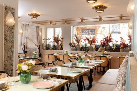 Lord Byron Hotel · Hotel with Breakfast included in Paris