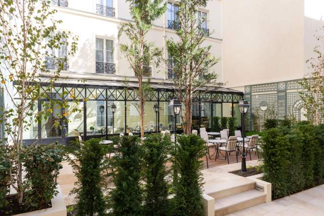 
                        فندق ذو 4 نجوم الشانزلزيه باريس · فندق لورد بايرون (Lord Byron)