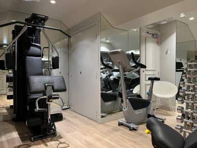 Wellness Hotel Paris Champs Elysées · Lord Byron Hotel